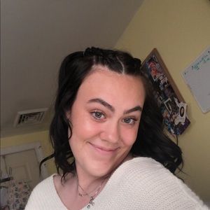 Meet your Posher, Kendra